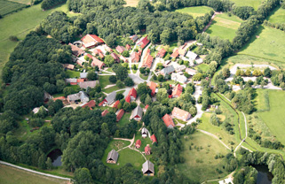 Photo Luftaufnahme eines Rundlingsdorfes